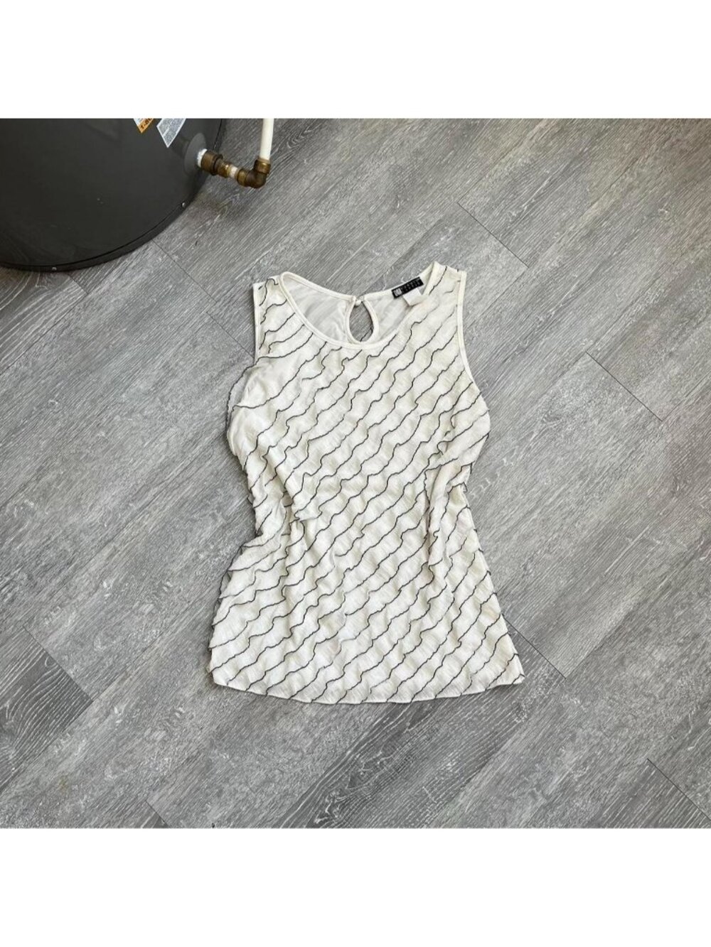 Cream / Beige / Black Vintage 90’s “Carole Little” Wavy Y2K Tank Top Shirt